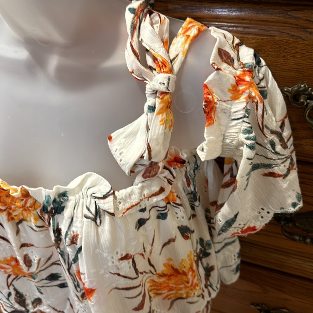 Flowered blouse cold shoulder - Picture 3 of 7